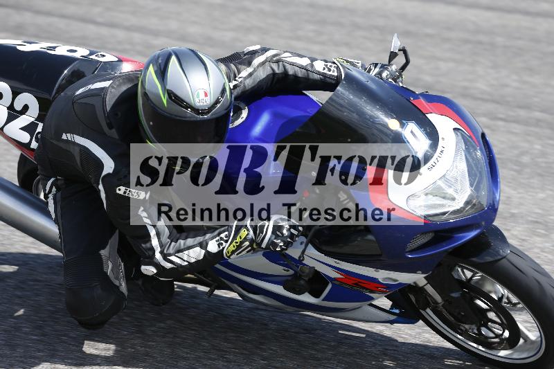 Archiv-2025/09 22.04.2025 Cornu Master School ADR/rot-rouge/0